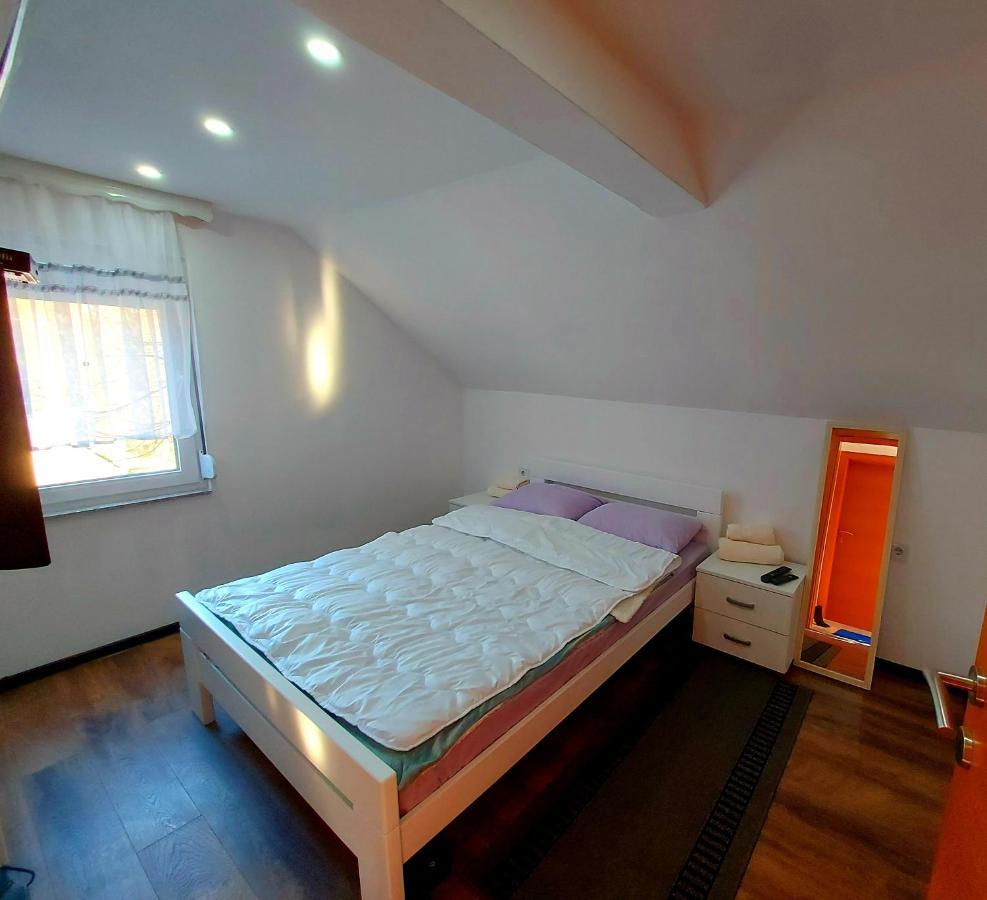Apartments Marshal Bosanska Krupa Esterno foto